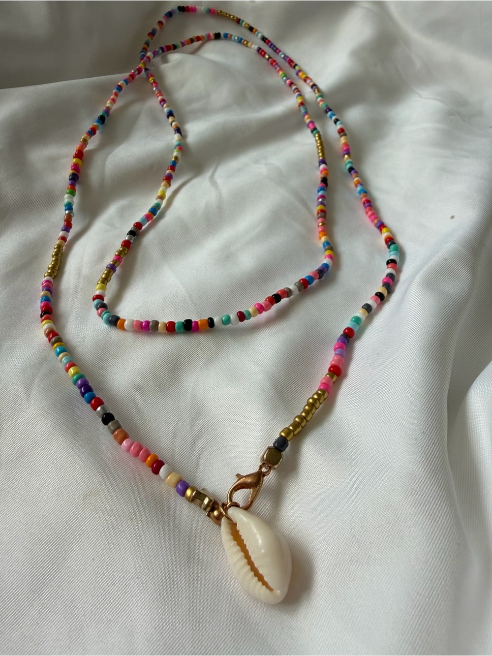 Handmade Multicolor Seed Bead Necklace with Shell Pendant - Picture 2 of 2